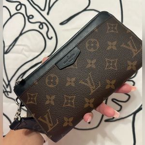 Louis Vuitton, Bags, Louis Vuittondragonne Macassar Monogram Zippy Wristlet  Wallet